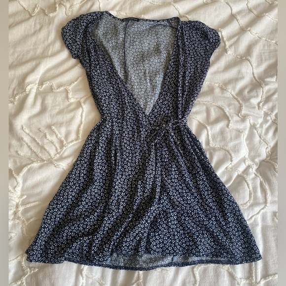 Brandy Melville | Dresses | Brandy Melville Blue Daisy Print Robbie Wrap Dress